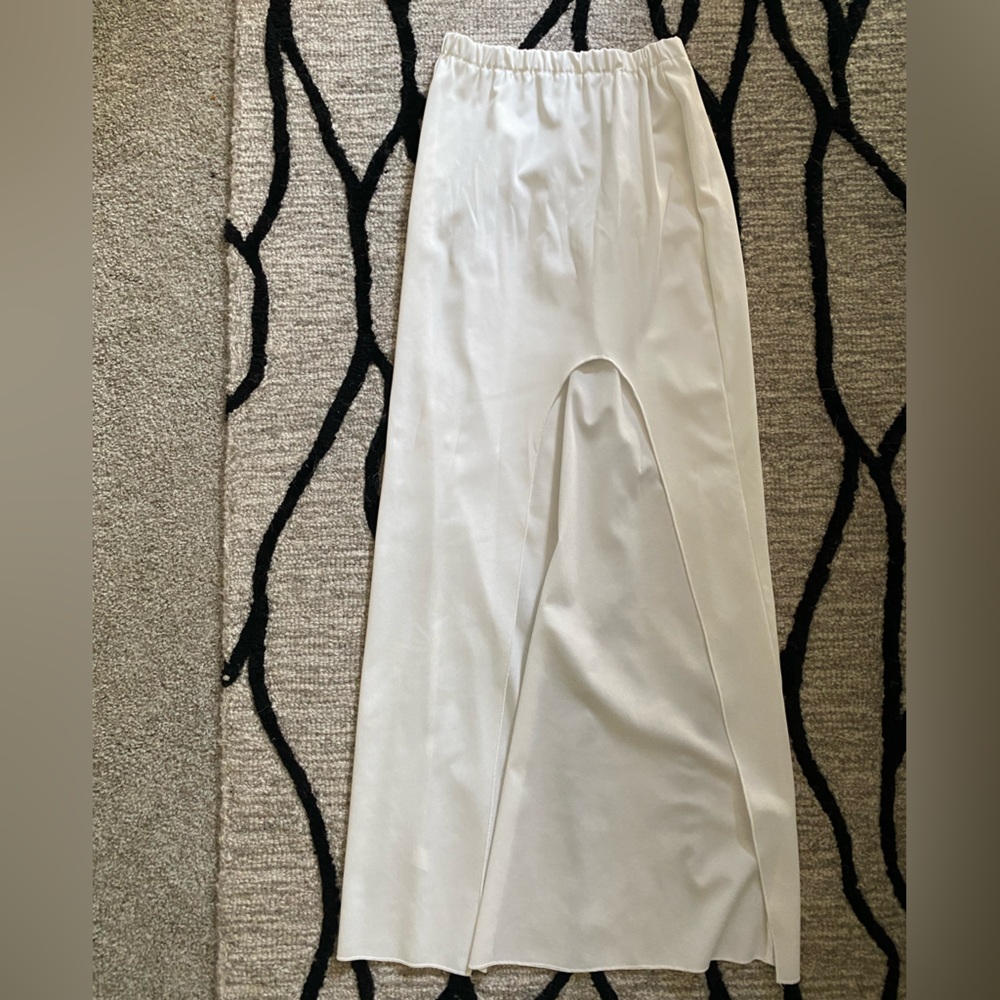 White maxi skirt with slit